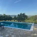 Becca , Heated Pool With Salt Water Nyaraló Dračevice