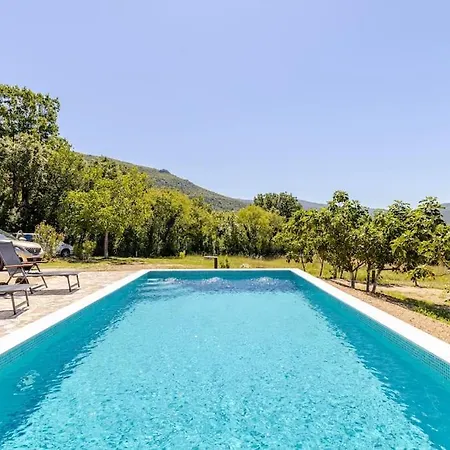 Becca , Heated Pool With Salt Water *