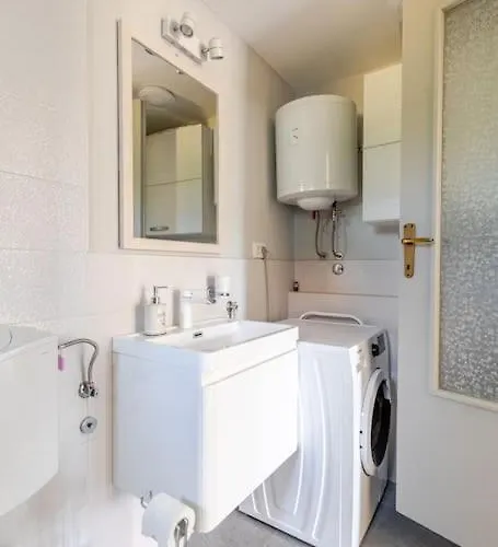 Becca , Heated Pool With Salt Water 度假居 *