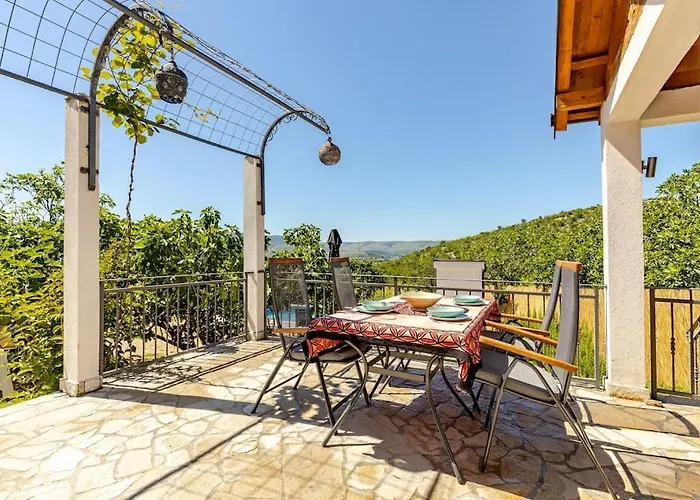 Becca , Heated Pool With Salt Water *